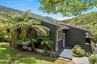 78 Scotland Street, Picton, Marlborough | Tall Poppy 