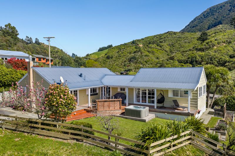 8 and 8a Angle Street, Picton, Marlborough