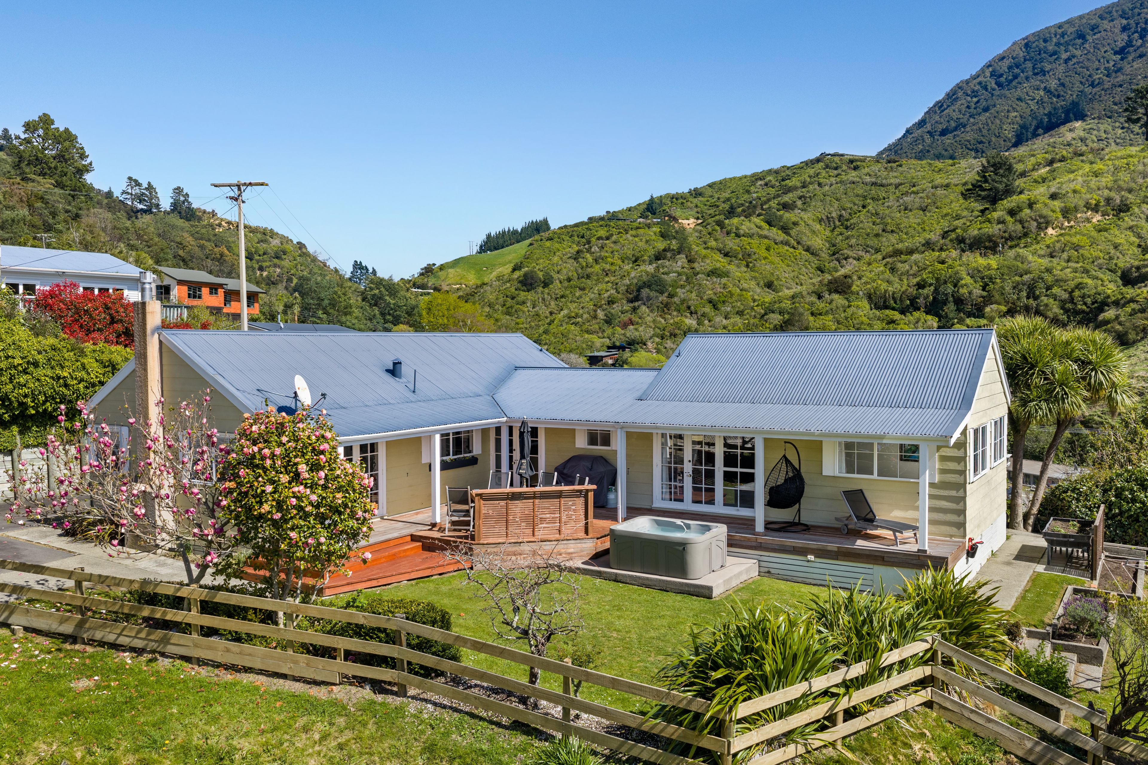 8 and 8a Angle Street, Picton, Marlborough | Tall Poppy