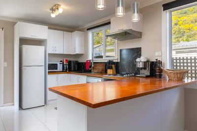 44 Dorset Street, Picton, Marlborough | Tall Poppy 