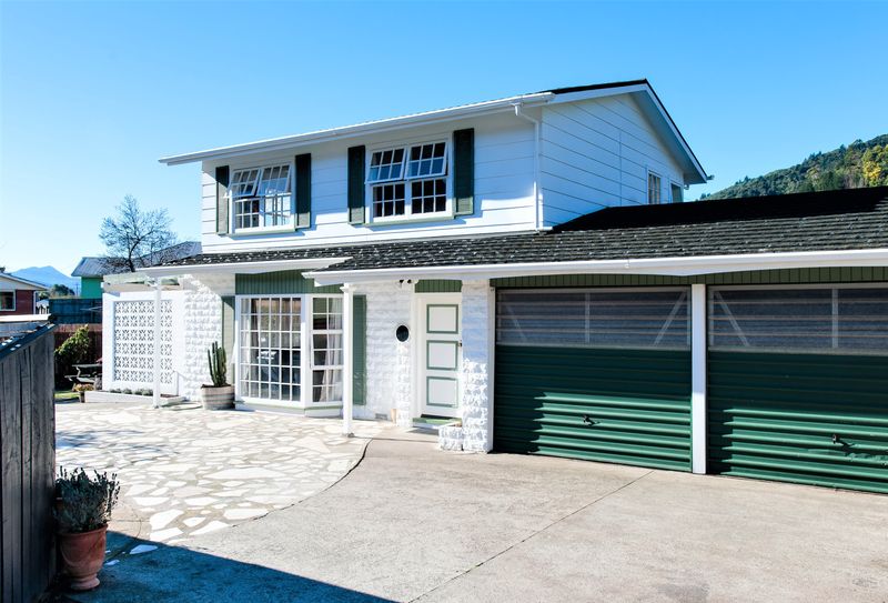 42a Devon Street, Picton