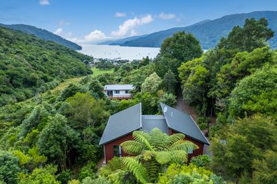 32 Tirimoana Terrace, Anakiwa, Marlborough | Tall Poppy 