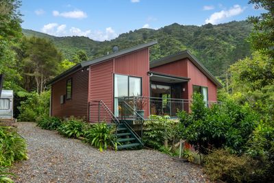 32 Tirimoana Terrace, Anakiwa, Marlborough | Tall Poppy 