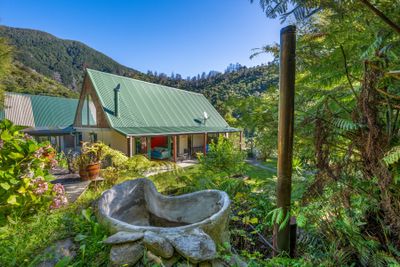 243 Boons Valley Road, Waikawa, Picton, Marlborough | Tall Poppy 