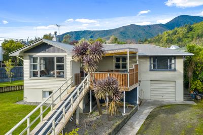 85 Hampden Street, Picton, Marlborough | Tall Poppy 