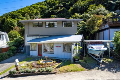 16 Arthur Crescent, Waikawa, Picton, Marlborough | Tall Poppy 
