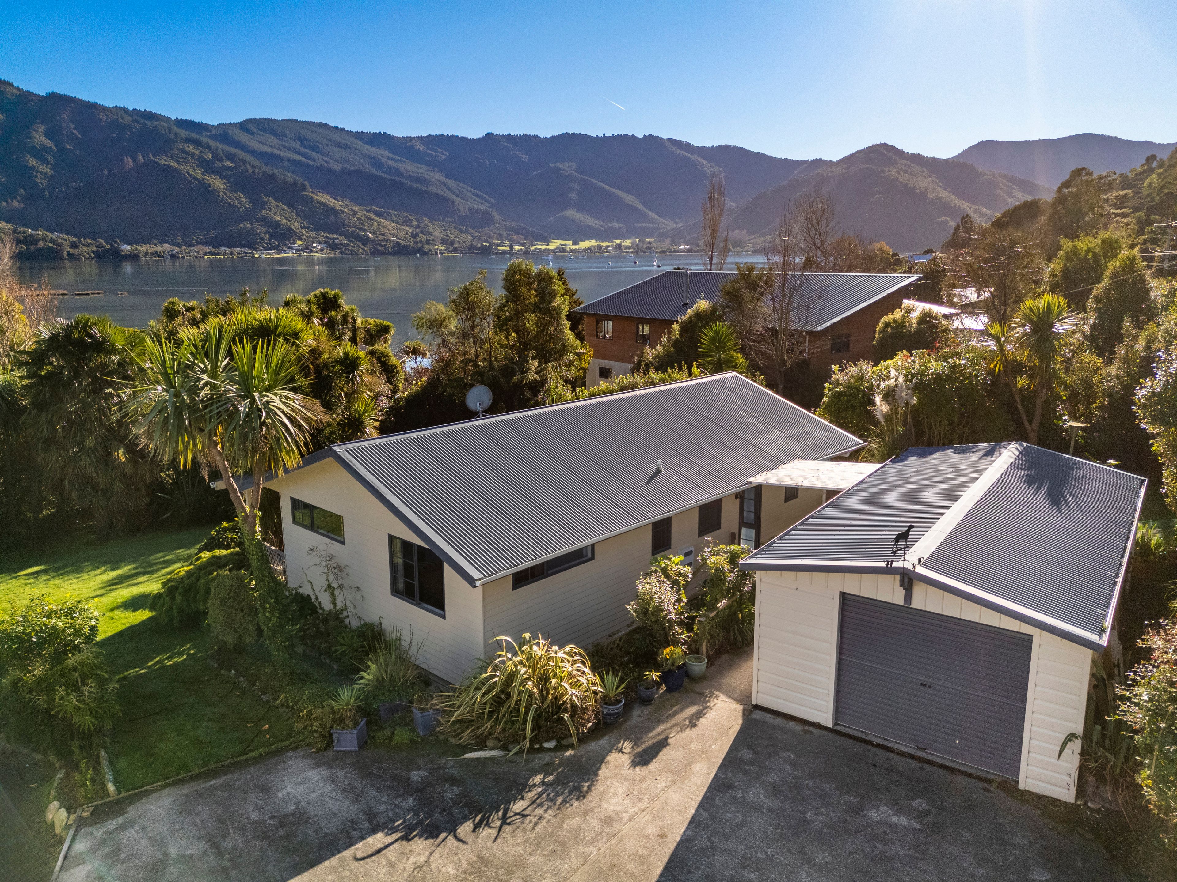 1695 Queen Charlotte Drive, Linkwater, Marlborough | Tall Poppy