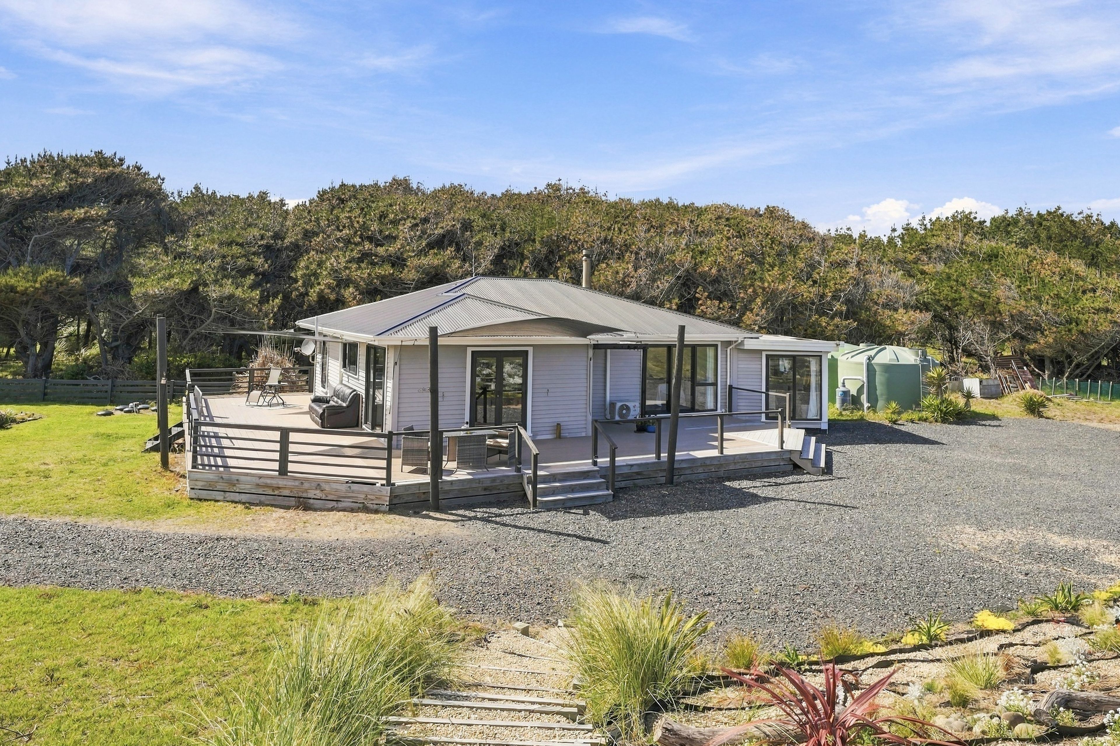 7 Te Awe Awe Grove, Himatangi Beach, Manawatu | Tall Poppy