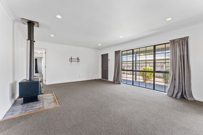 23 Charles Cross Street, Longburn, Manawatu | Tall Poppy 