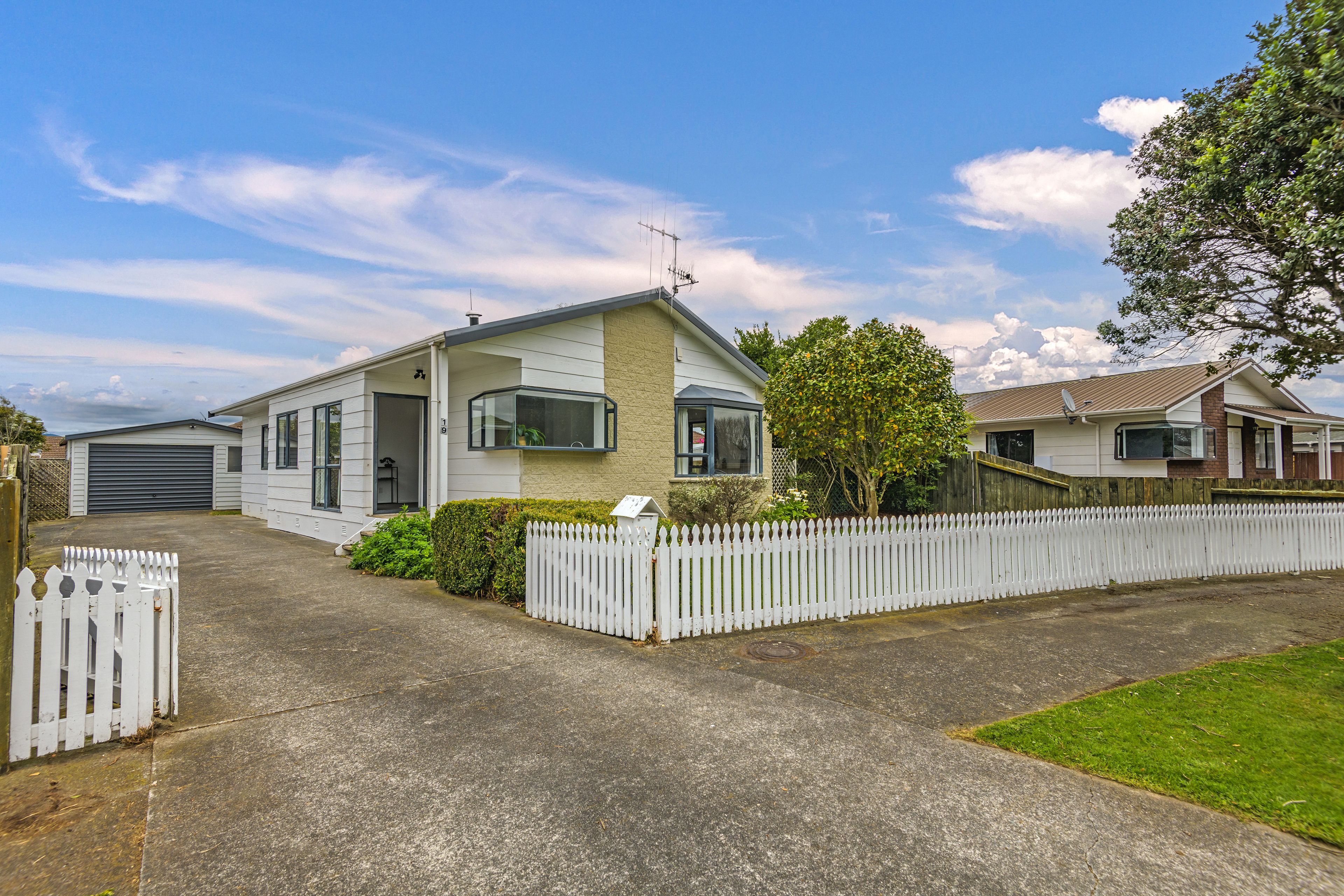 19 Dalwood Grove, Highbury, Palmerston North City, Manawatu | Tall Poppy