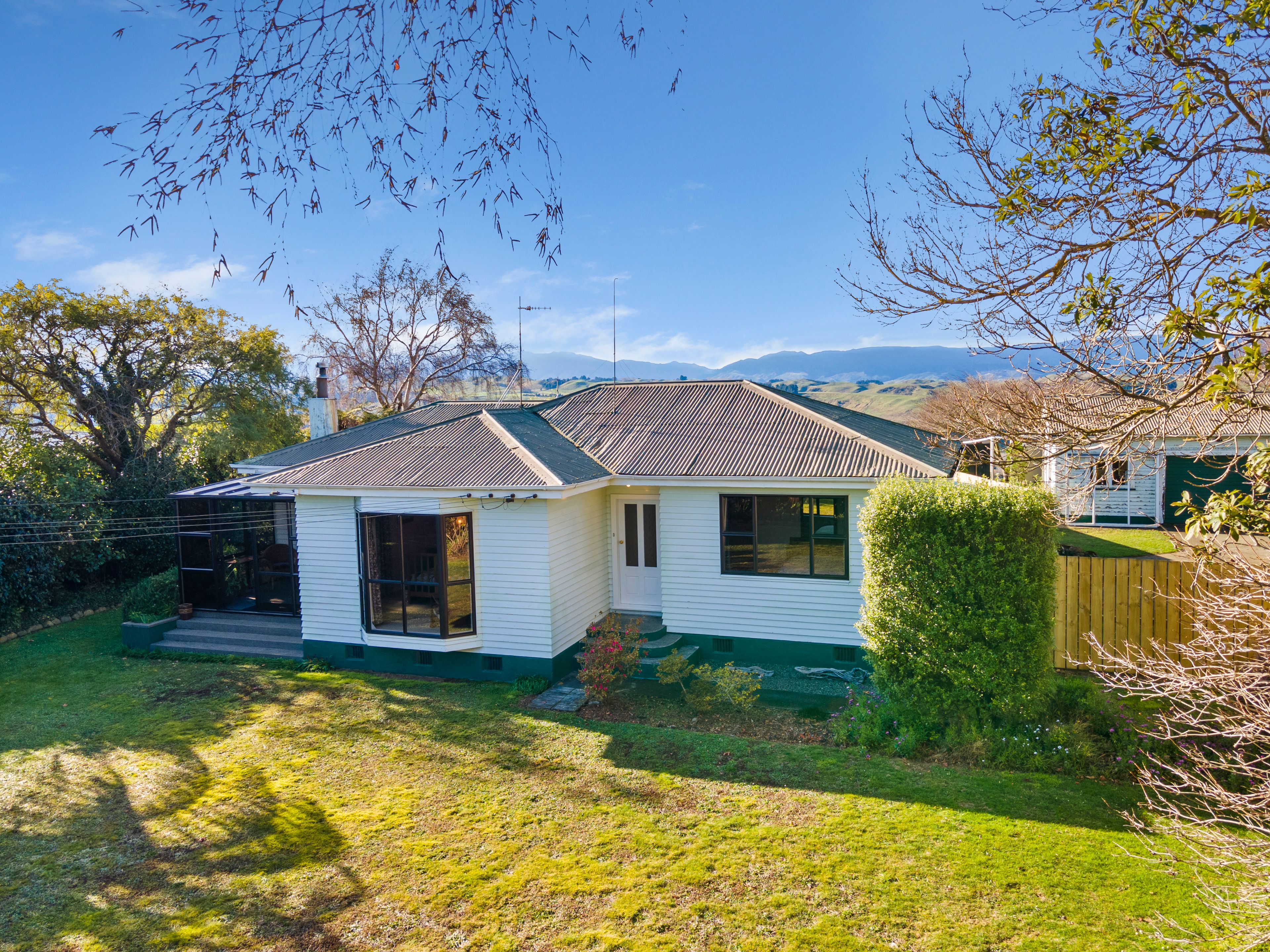 2840B Kimbolton Road, Kimbolton, Manawatu | Tall Poppy