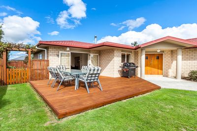 16 Boston Parade, Kelvin Grove, Palmerston North City, Manawatu | Tall Poppy 