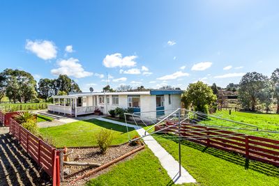 872 Reid Line East, Hiwinui, Bunnythorpe, Manawatu | Tall Poppy 