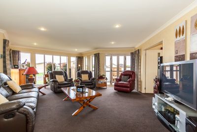 3 Brooklyn Heights Drive, Kelvin Grove, Palmerston North City, Manawatu | Tall Poppy 