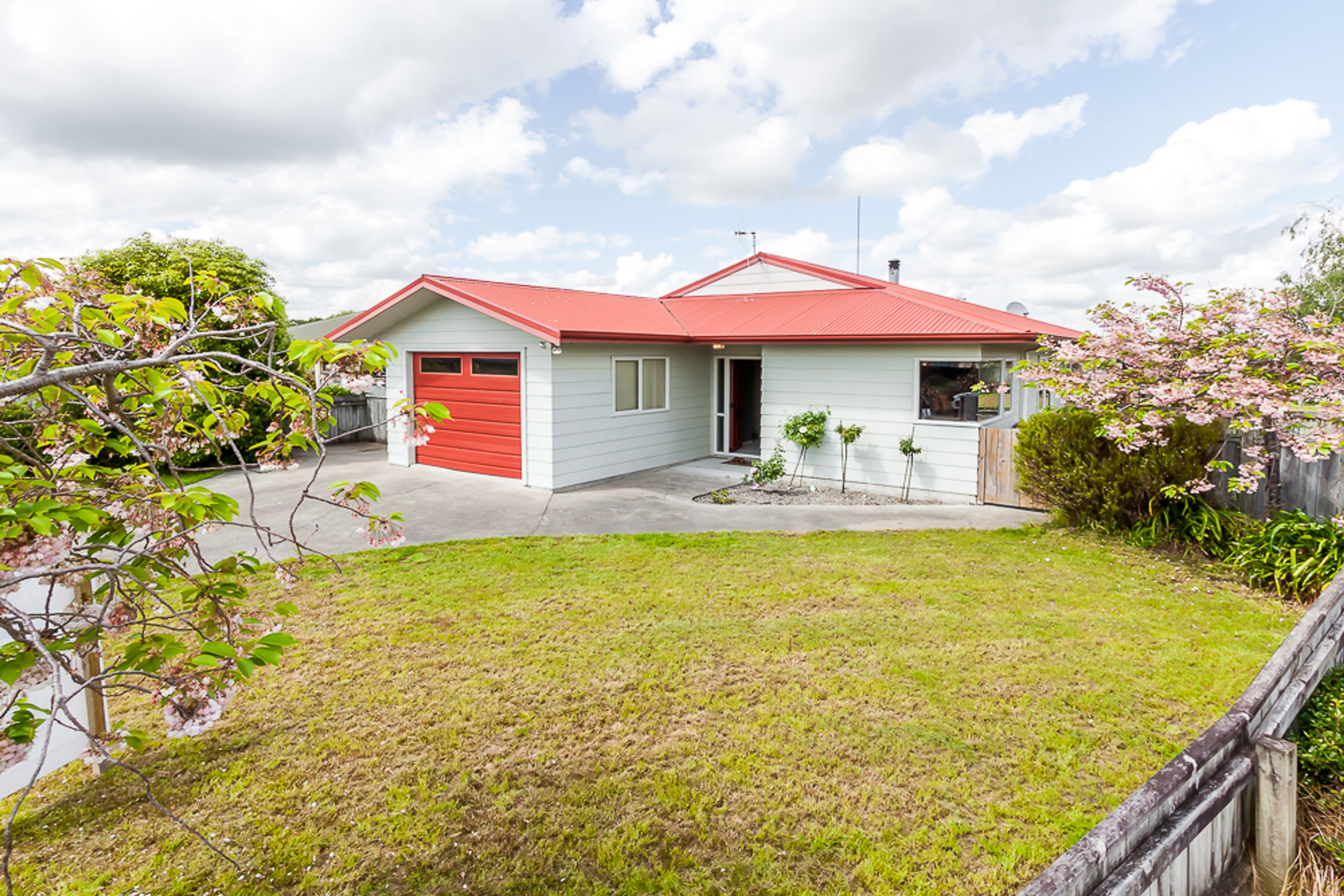 3 Almond Grove, Feilding, Manawatu | Tall Poppy