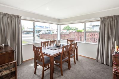 102 Denbigh St, Feilding, Manawatu | Tall Poppy 