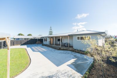 8 Russell Street, Feilding, Manawatu | Tall Poppy 