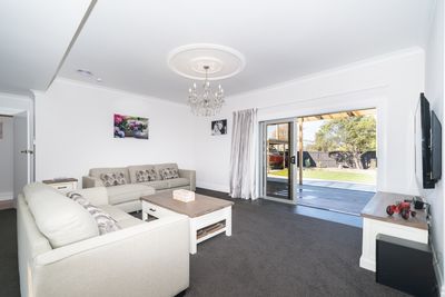 8 Russell Street, Feilding, Manawatu | Tall Poppy 