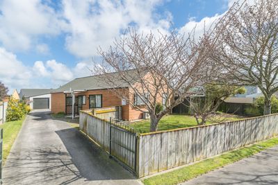 27 Charles Cross Street, Longburn, Manawatu | Tall Poppy 