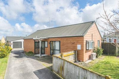 27 Charles Cross Street, Longburn, Manawatu | Tall Poppy 
