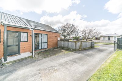 27 Charles Cross Street, Longburn, Manawatu | Tall Poppy 