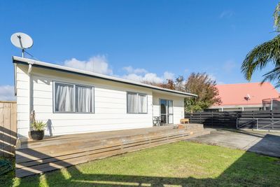 6 Athena Grove, Highbury, Palmerston North City, Manawatu | Tall Poppy 