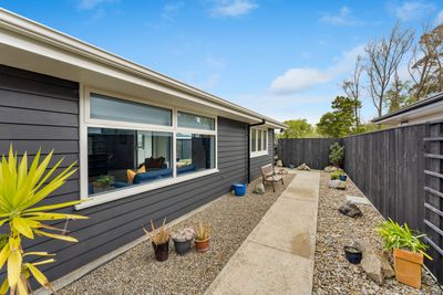 16 Ivy Lane, Kelvin Grove, Palmerston North City, Manawatu | Tall Poppy 