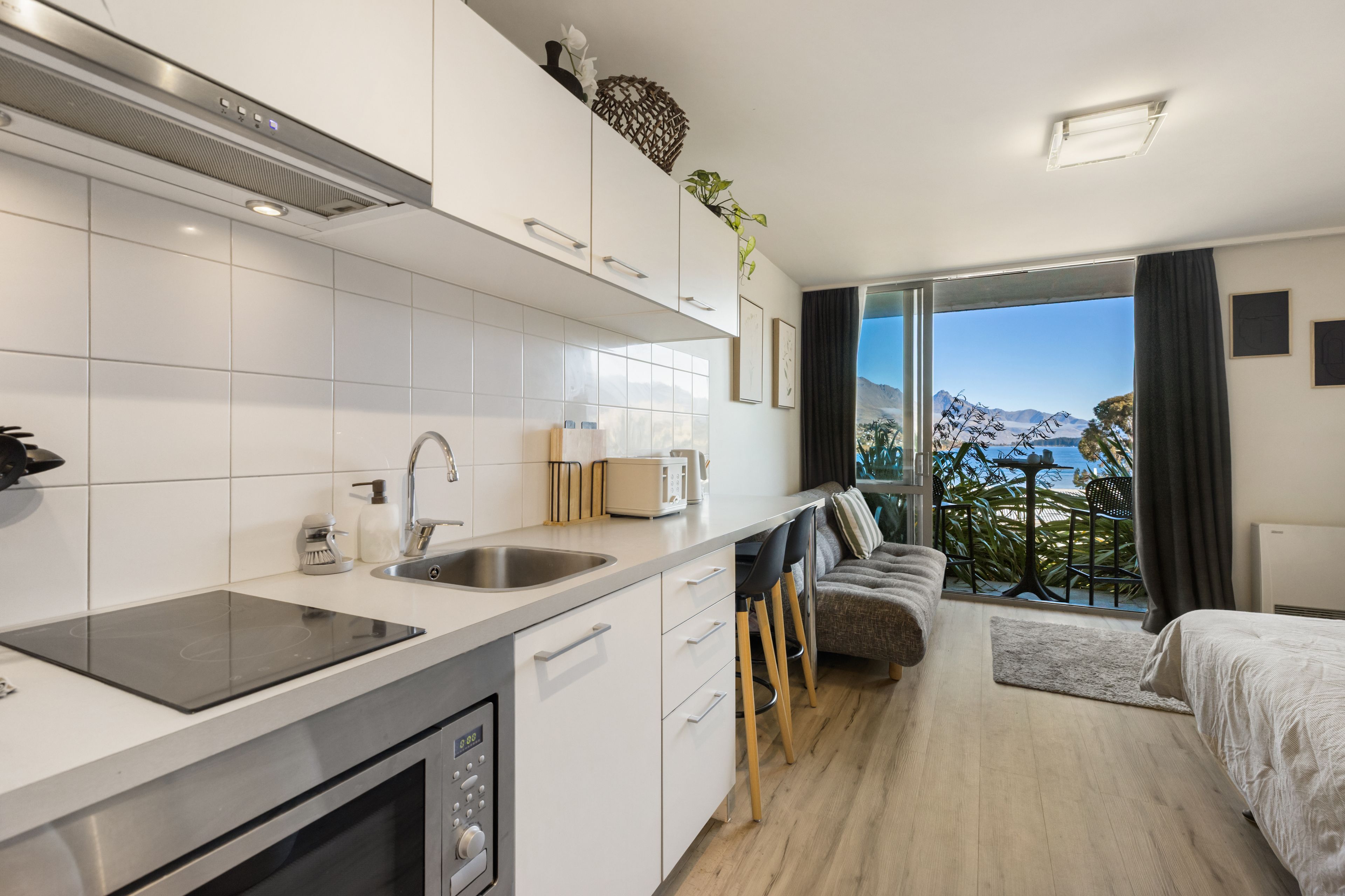 102/4 Lake Avenue, Frankton, Queenstown, Otago | Tall Poppy