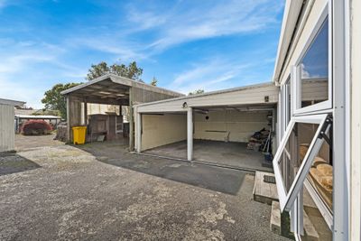 24 Pembroke Road, Stratford, Taranaki | Tall Poppy 