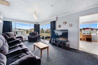 15 Oberon St, Stratford, Taranaki | Tall Poppy 