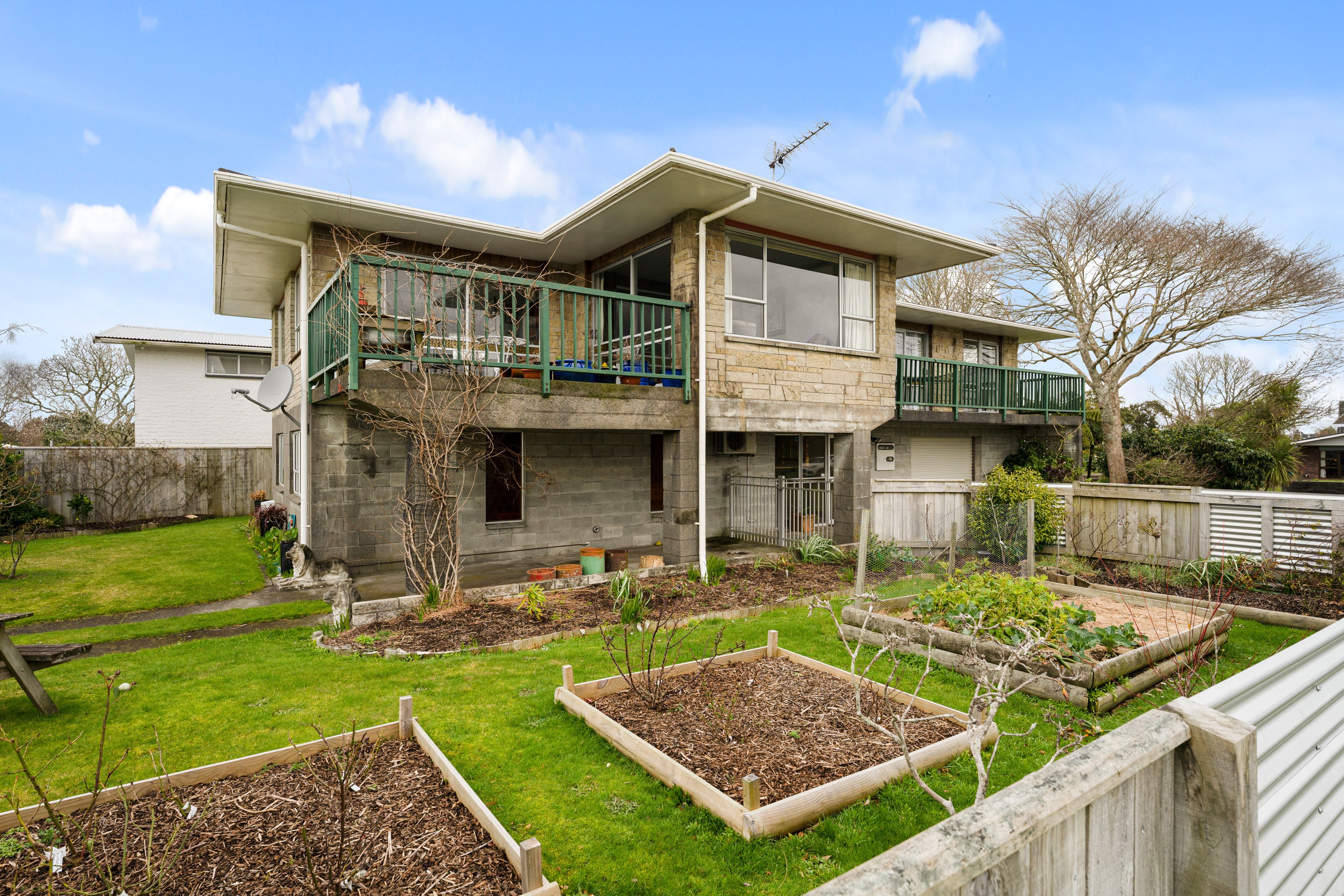 15 Oberon St, Stratford, Taranaki | Tall Poppy
