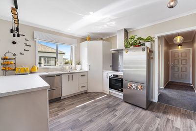 64 Cloten Road, Stratford, Taranaki | Tall Poppy 