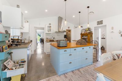 2 Mercade Close, Stratford, Taranaki | Tall Poppy 