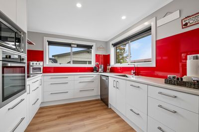 100 Pembroke Road West, Stratford, Taranaki | Tall Poppy 