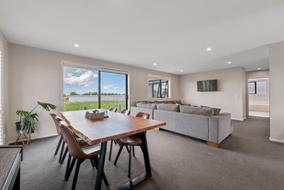 10 Bianca Crescent, Stratford, Taranaki | Tall Poppy 