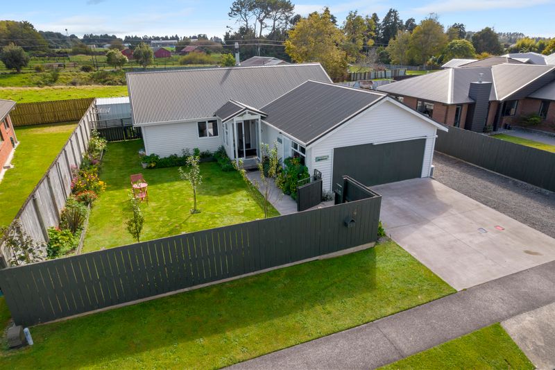 4 Montague Grove, Stratford