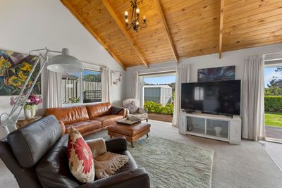 4 Montague Grove, Stratford, Taranaki | Tall Poppy 