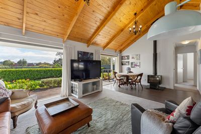 4 Montague Grove, Stratford, Taranaki | Tall Poppy 
