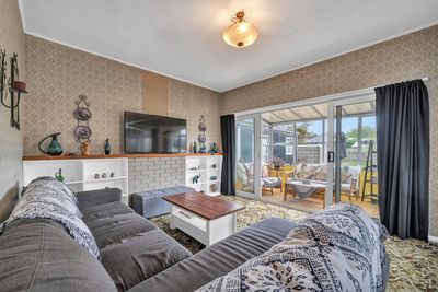 7 Percy Avenue, Stratford, Taranaki | Tall Poppy 