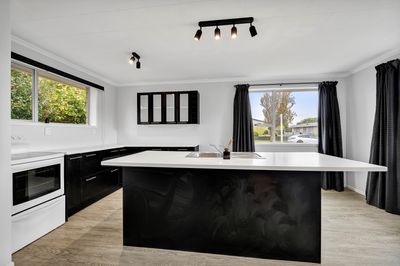 13 Oberon Street, Stratford, Taranaki | Tall Poppy 