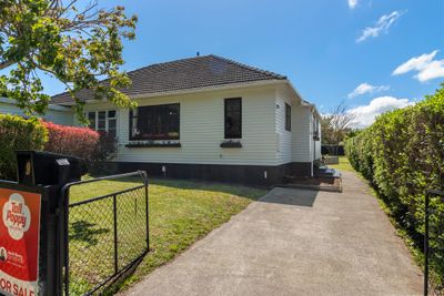 9 Percy Avenue, Stratford, Taranaki | Tall Poppy 