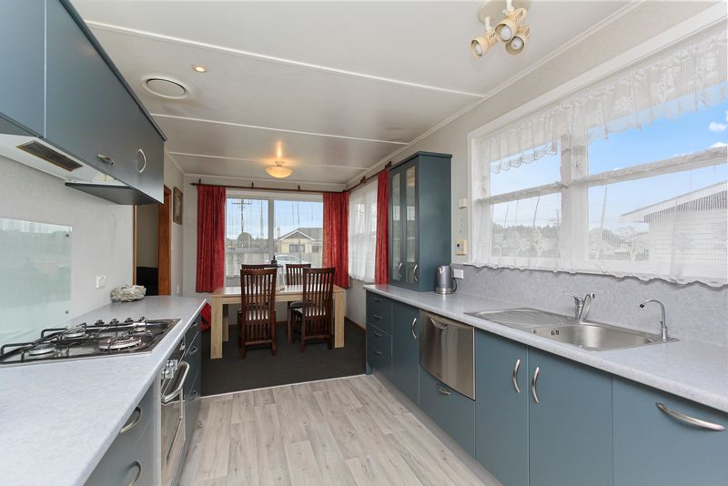 53 Cloten Road, Stratford