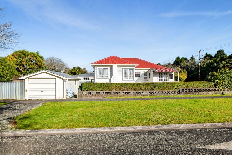 44 Percy Avenue, Stratford