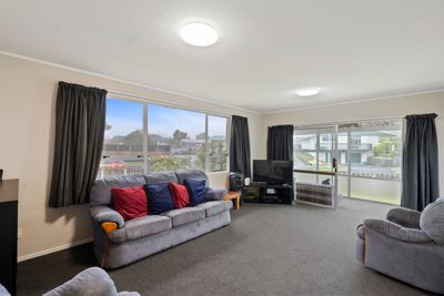 10 Cassandra Street, Stratford, Taranaki | Tall Poppy 
