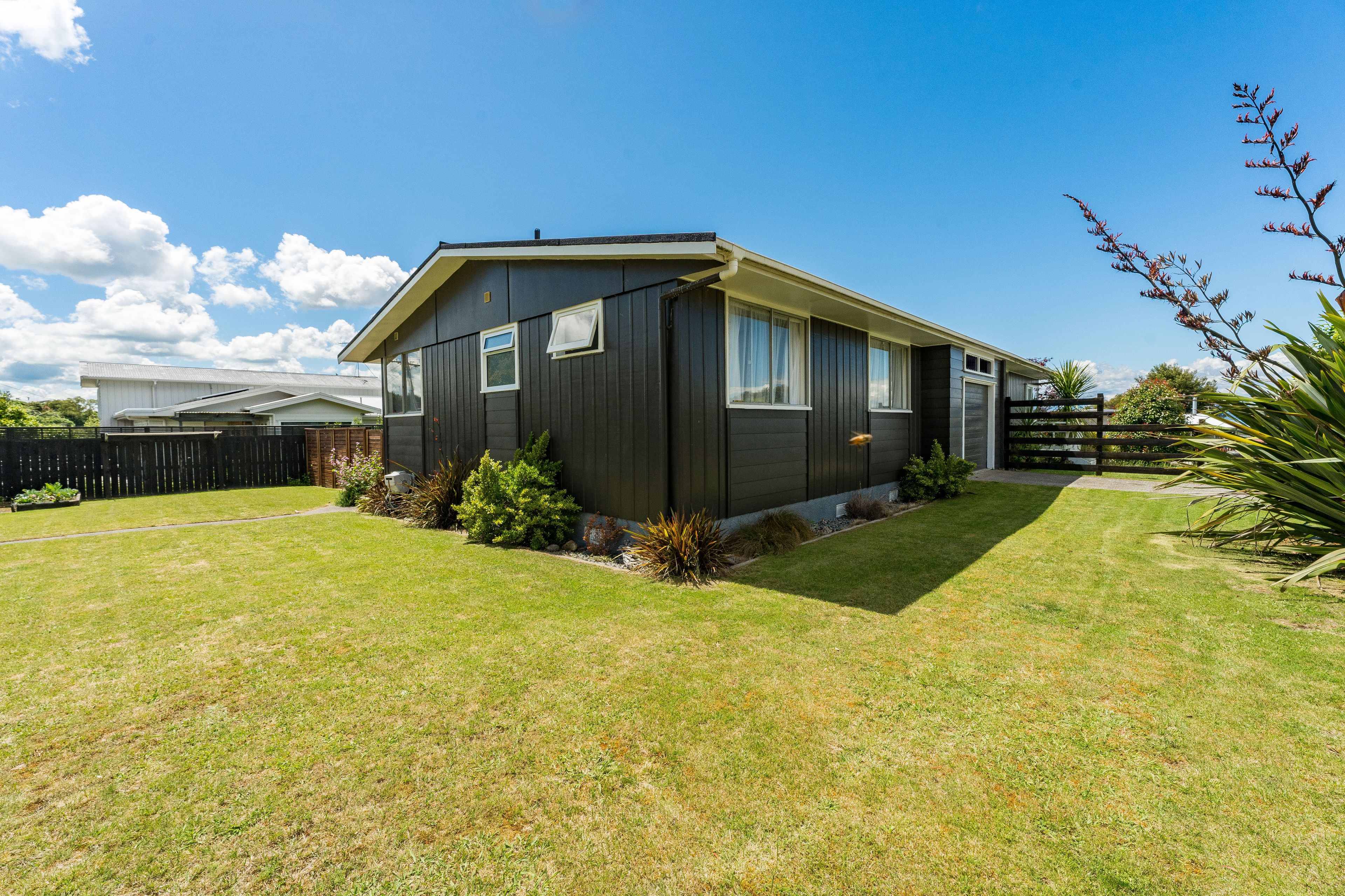 11 Besley Place, Acacia Bay, Taupo, Waikato | Tall Poppy