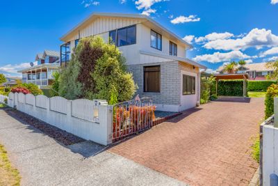 130 Roberts Street, Taupo, Waikato | Tall Poppy 