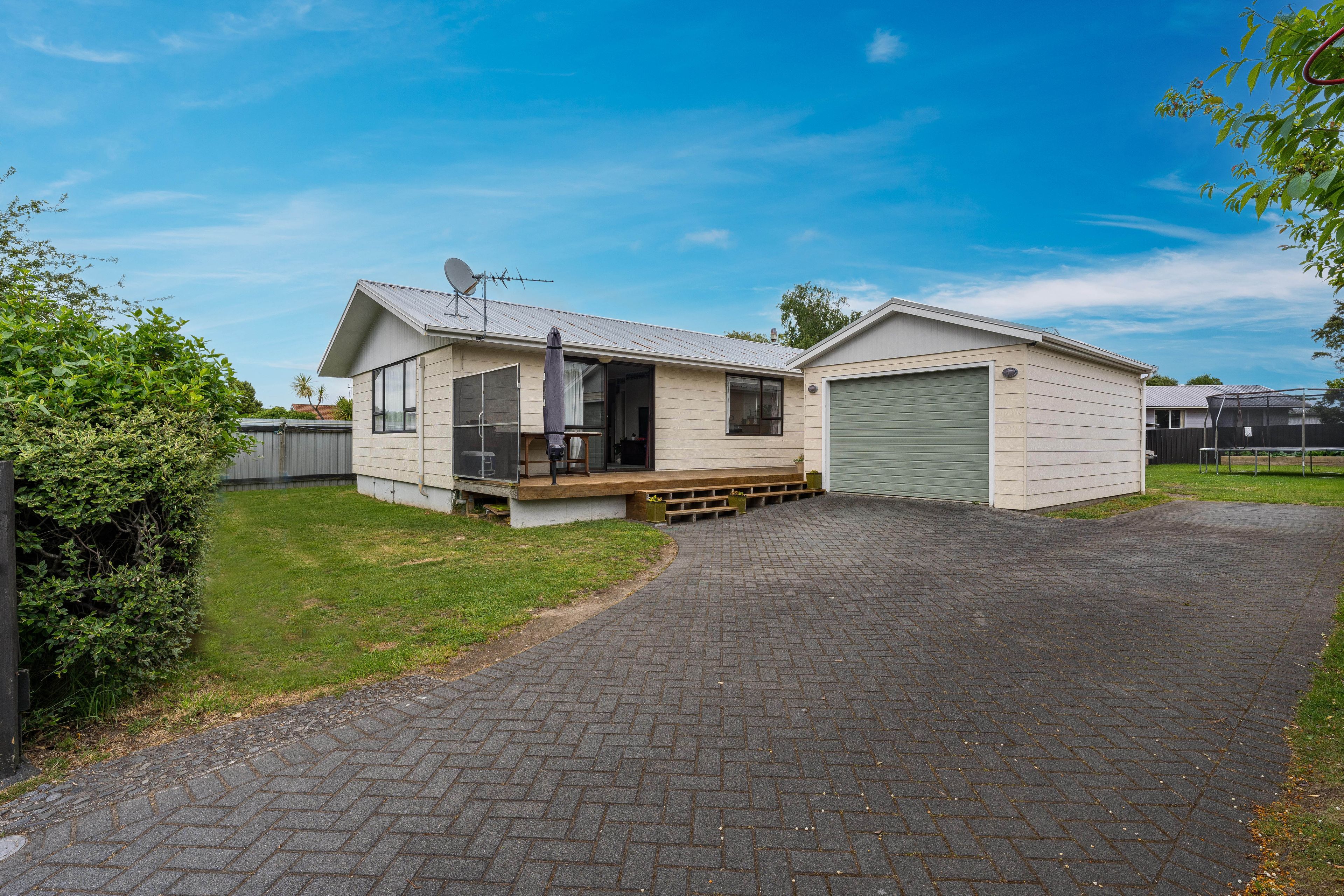 15 Arthur Crescent, Hilltop, Taupo, Waikato | Tall Poppy