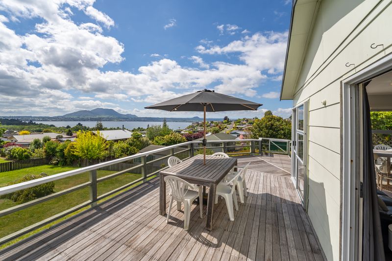 20 Shera Street, Acacia Bay, Taupo