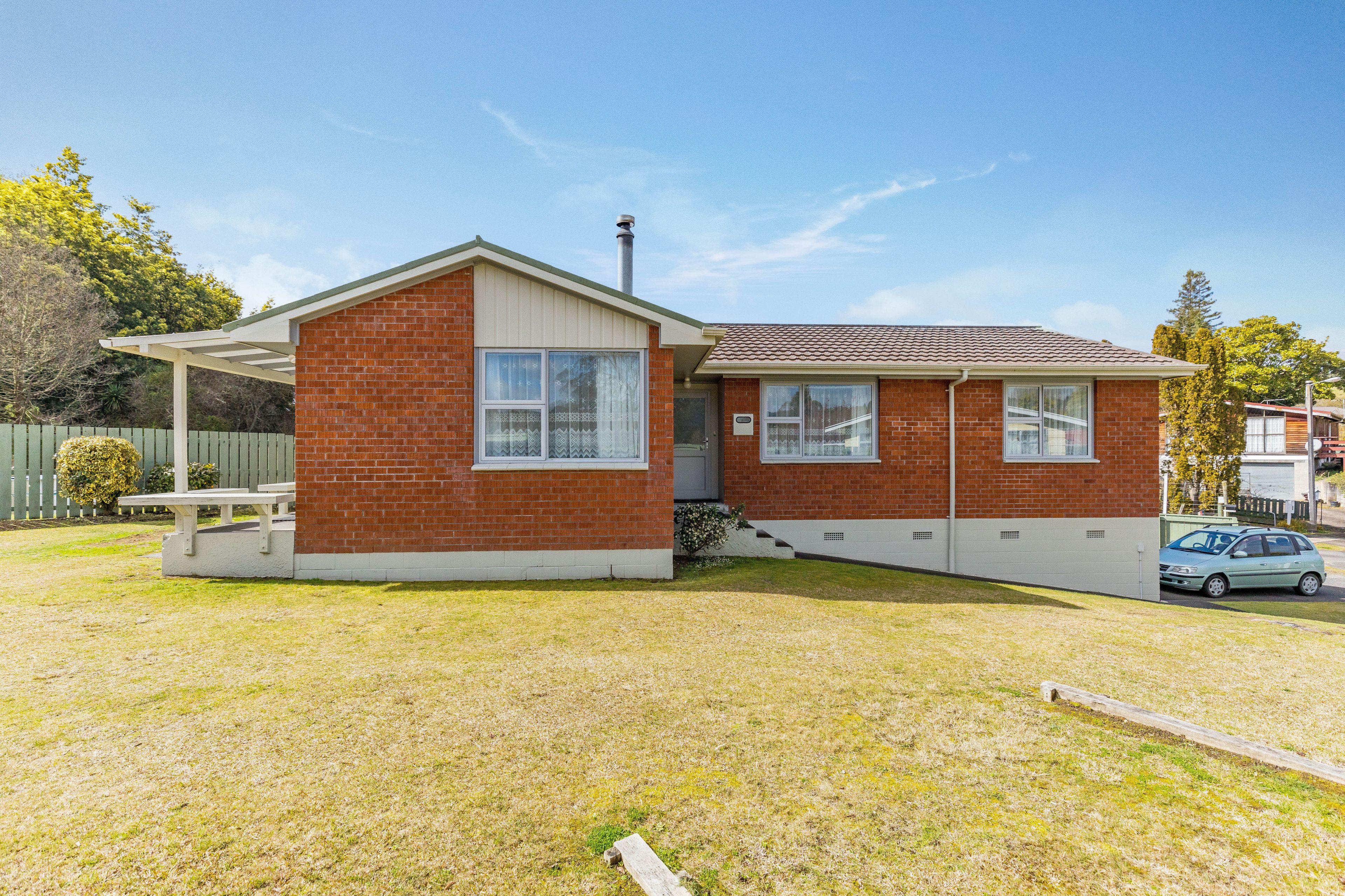 27 Falkner Park, Taumarunui, Ruapehu, Wanganui | Tall Poppy