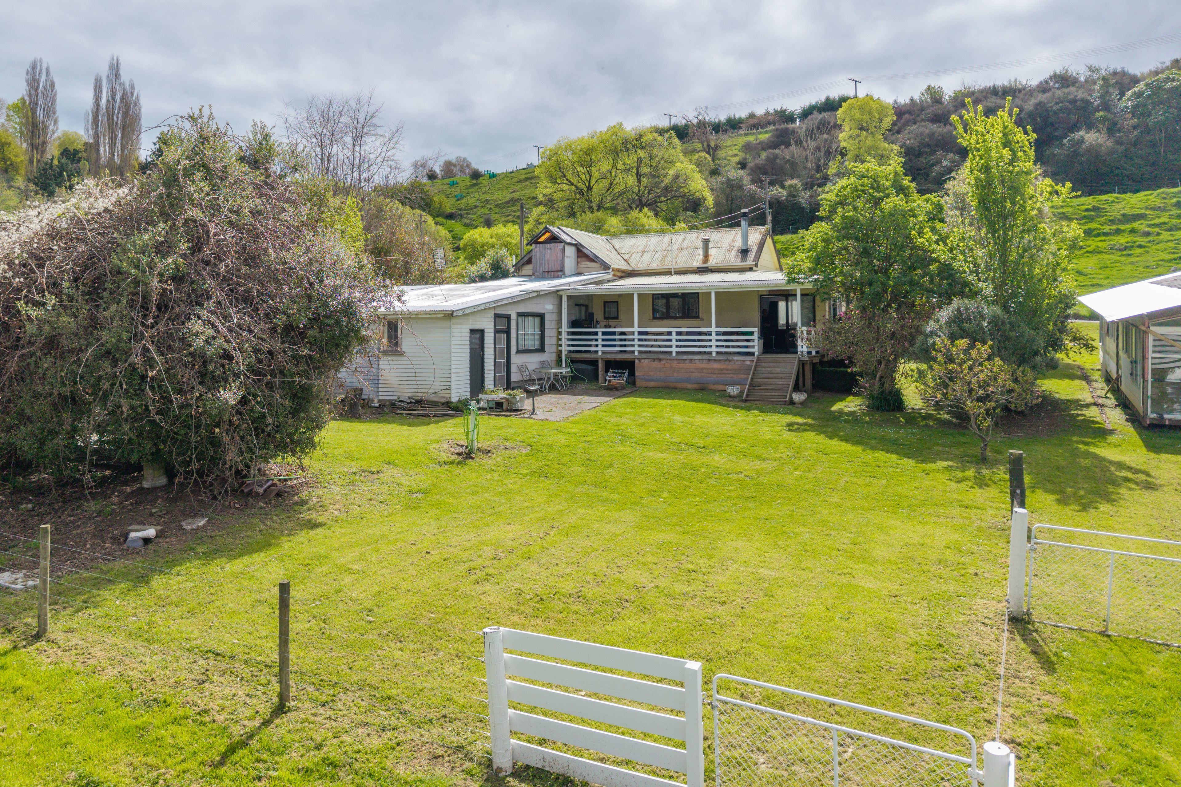 9 and 11 Mangaone Valley Road, Taihape, Rangitikei, Whanganui | Tall Poppy